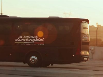 Lamborghini rueda por Valencia en el lanzamiento internacional de su ‘Aventador S’