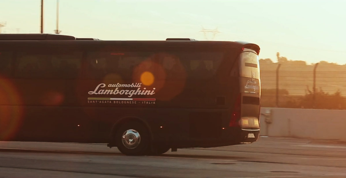 Autobuses / EXCLUSIVE / para el lanzamiento del nuevo Aventador S de Lamborghini.