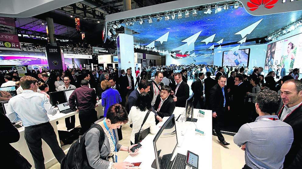 30 coches camino del World Mobile Congress 1