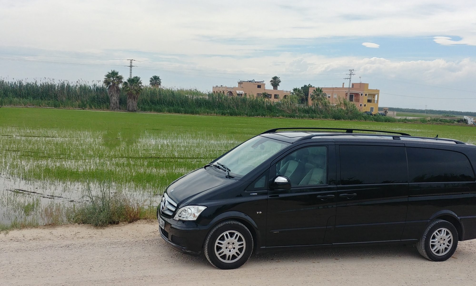 4 razones para elegir viajar en un coche con chófer
