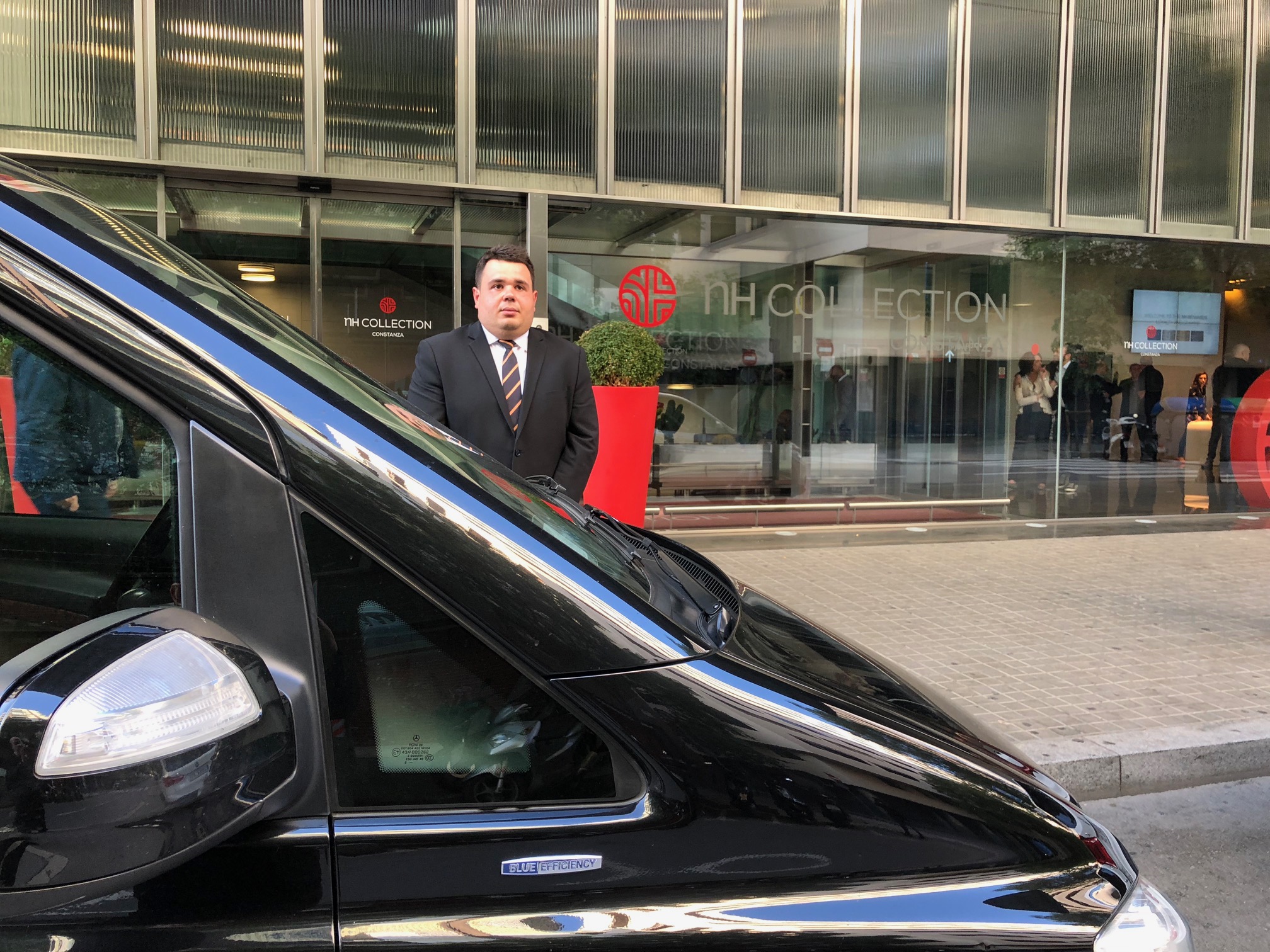 ¿En qué aeropuerto puede recogerme un coche de lujo con chófer de Exclusive Cars? 1