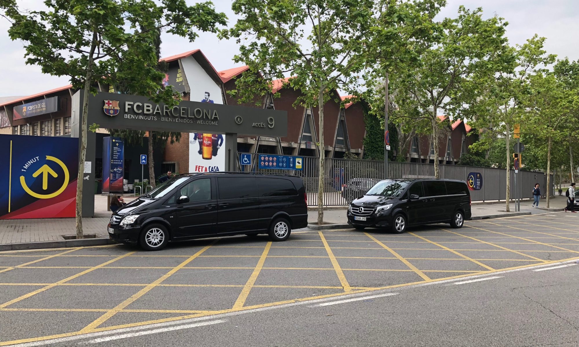 ¿En qué aeropuerto puede recogerme un coche de lujo con chófer de Exclusive Cars?