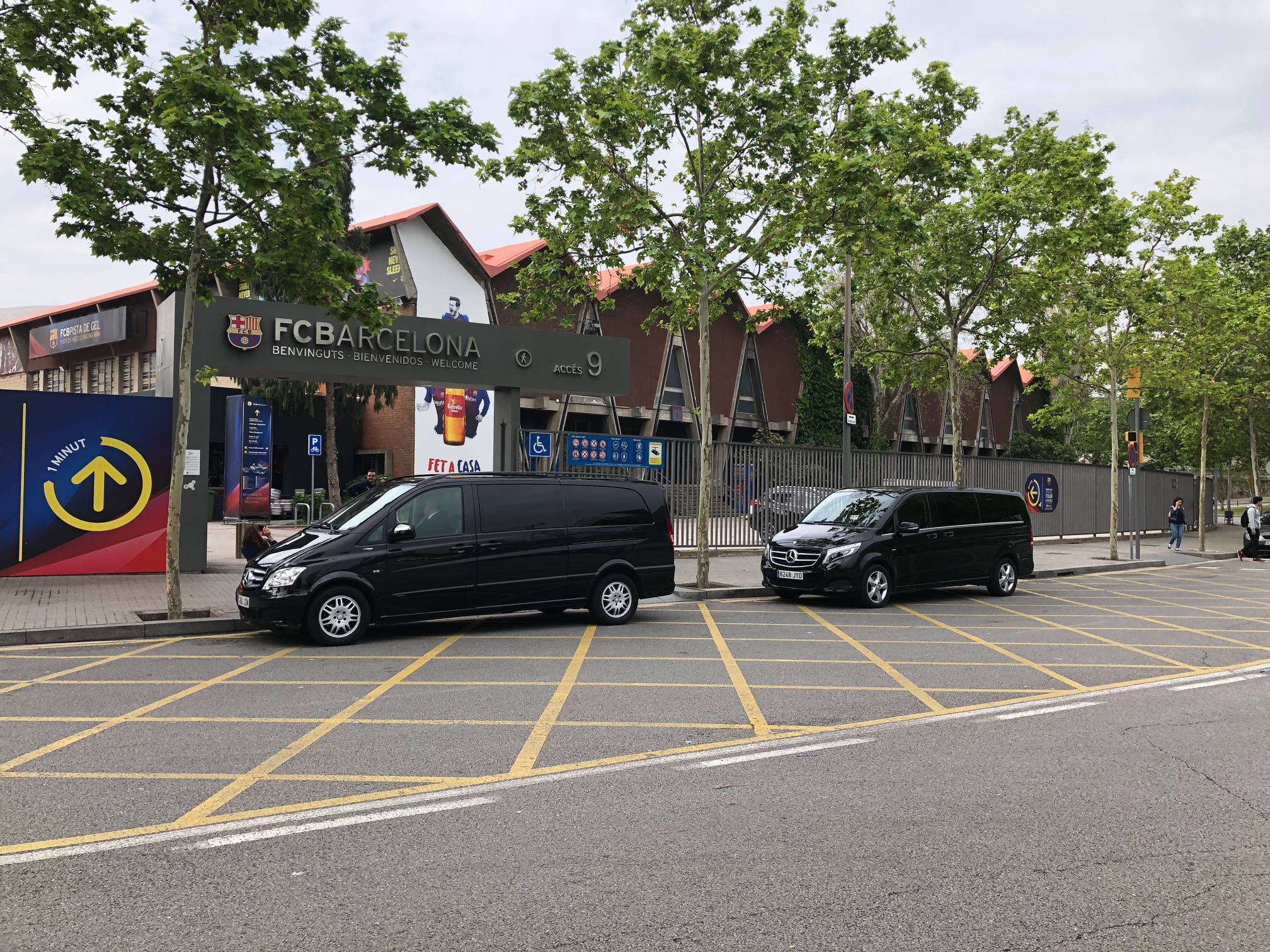 ¿En qué aeropuerto puede recogerme un coche de lujo con chófer de Exclusive Cars? 3