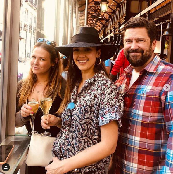 Jessica Alba visita España para promocionar su nueva serie 3