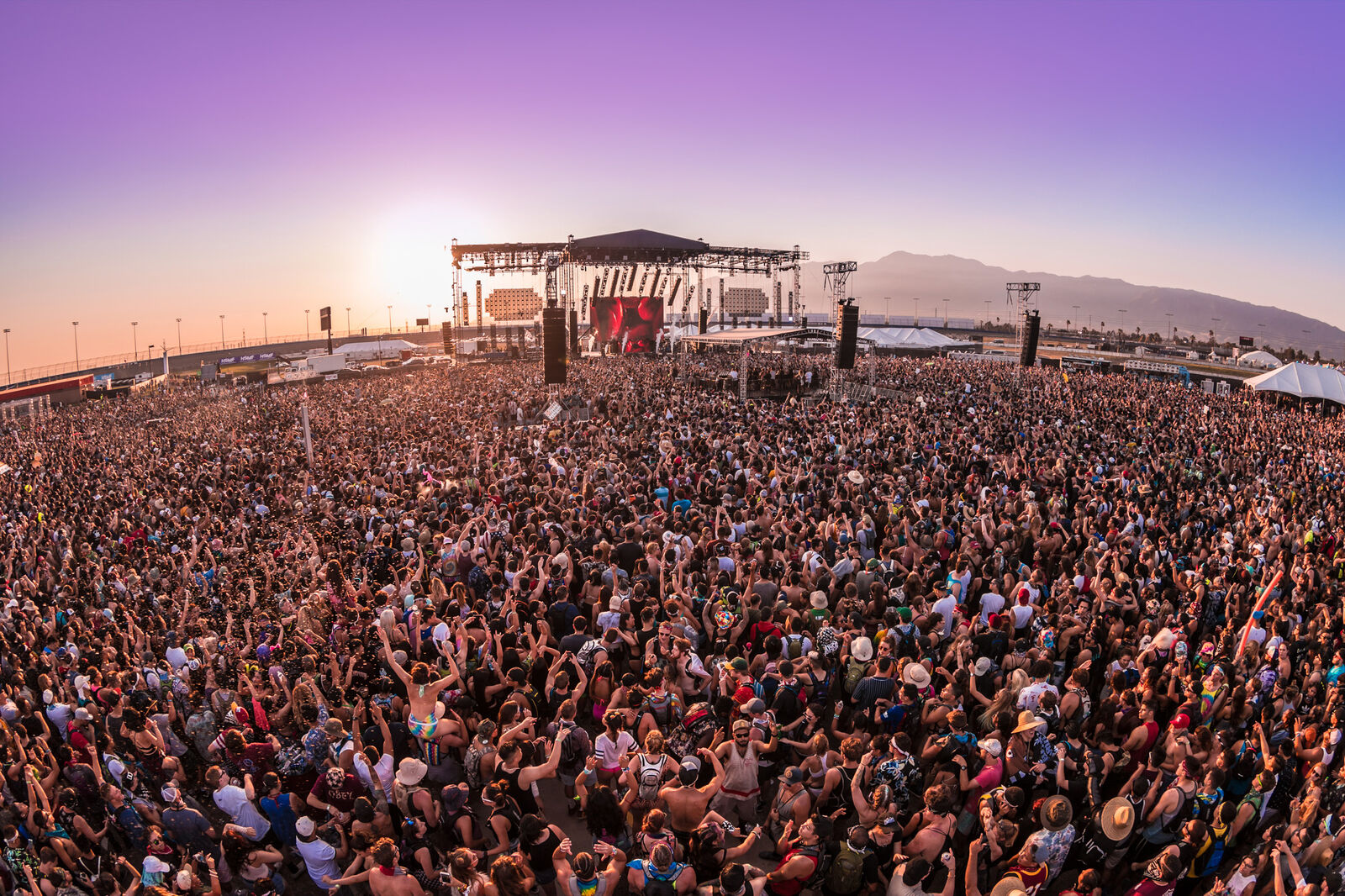 Muévete en el ‘Dale Reggaeton Fest’ de la ciudad de Málaga.